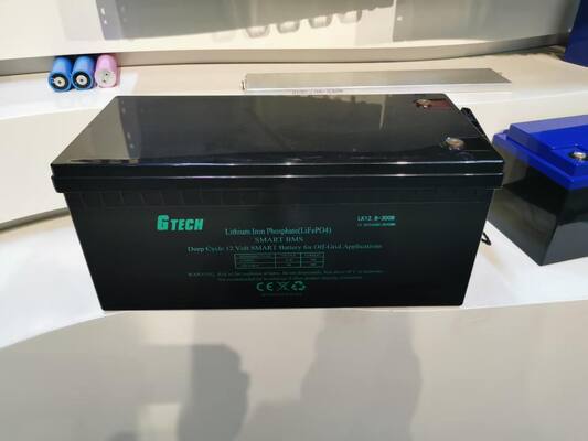 بطارية ليثيوم فوسفات الحديد G TECH 12.8 فولت 200 أمبير في الساعة بديلة لبطاريات الرصاص الحمضية بعمر دورة طويل يصل إلى 6000 مرة