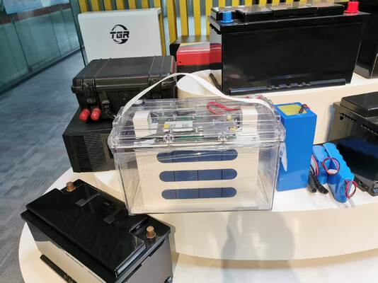 بطارية G TECH 12.8V 100Ah LiFePO4 مع عمر دورة 6000 وغطاء شفاف لتخزين الطاقة الشمسية